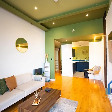 Spacious Manchester City Condo - Parking - Next To Ao Arena - Local Attraction & Transport Links-3