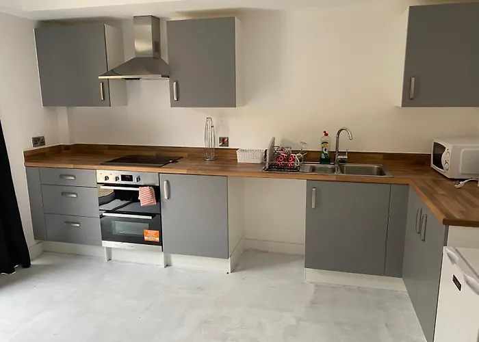 1 Big Stunning Bedroom In An Central To Piccadilly, Mancity Stadium, And Coop Live