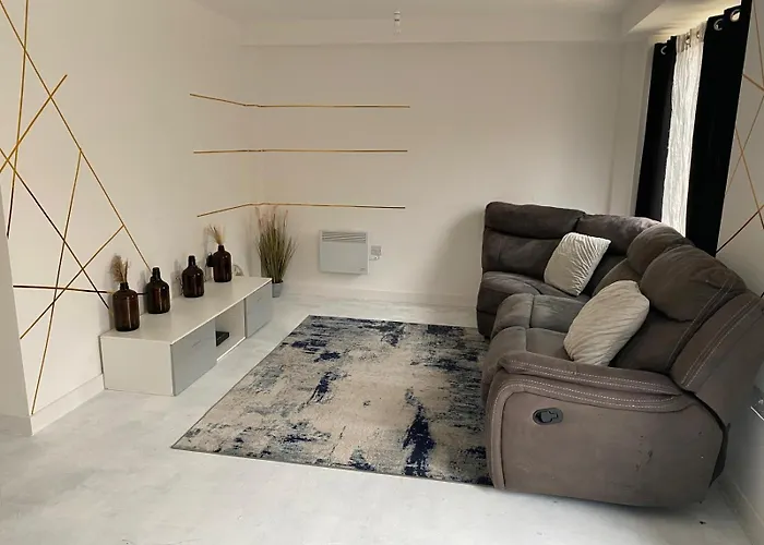 1 Big Stunning Bedroom In An Central To Piccadilly, Mancity Stadium, And Coop Live